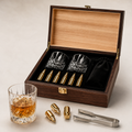 Set Premium Whisky cu 2 Pahare și 6 Pietre de Răcire Tip Glonț – Cutie Cadou din Lemn